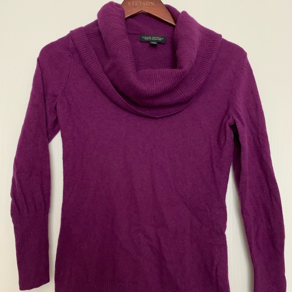 Banana Republic Italian yarn turtleneck sweater